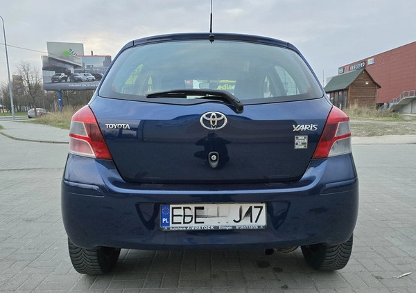 Toyota Yaris cena 21900 przebieg: 180000, rok produkcji 2010 z Bełchatów małe 211